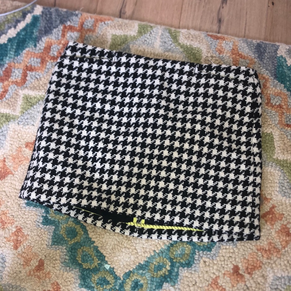 Gap skirt